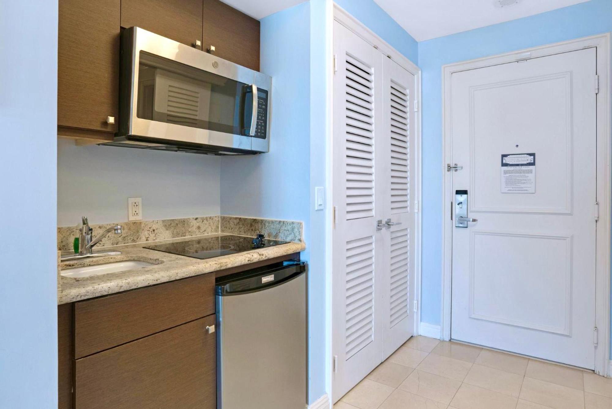 The Palms, Ocean View Located At Ritz Carlton - Key Biscayne * Miami
