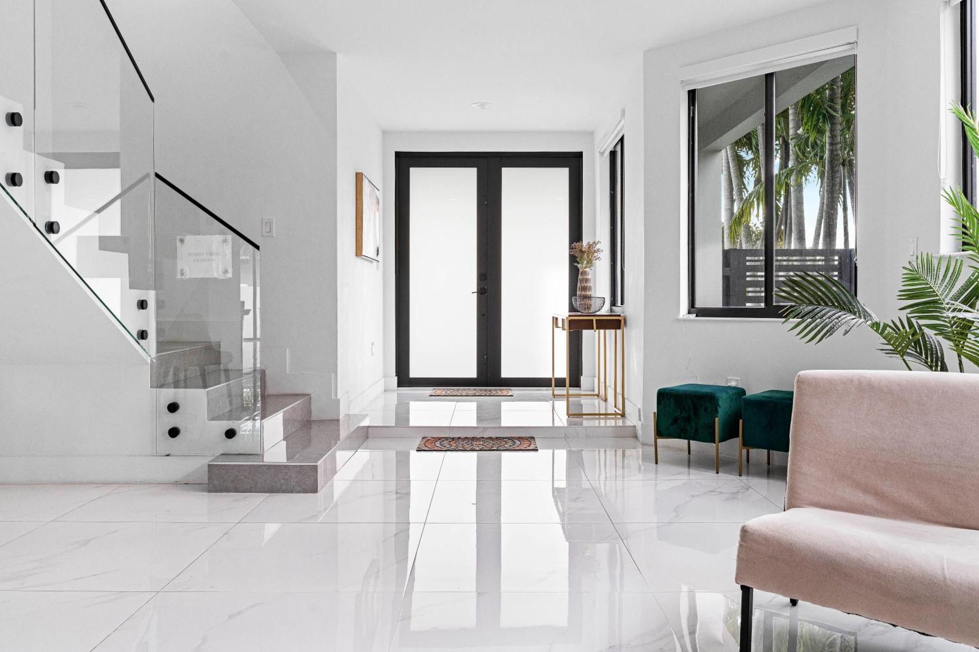 Holiday home Summer Swim Sale! 4 Bedroom - Private Pool, Grill, Soaking Tub, Near Coral Gables & Mia Airport Miami