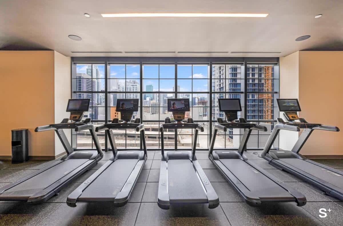 Stylish Cityscape 1bd In With Panoramic Views