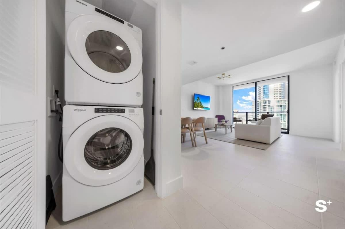 Stylish Cityscape 1bd In With Panoramic Views Holiday home