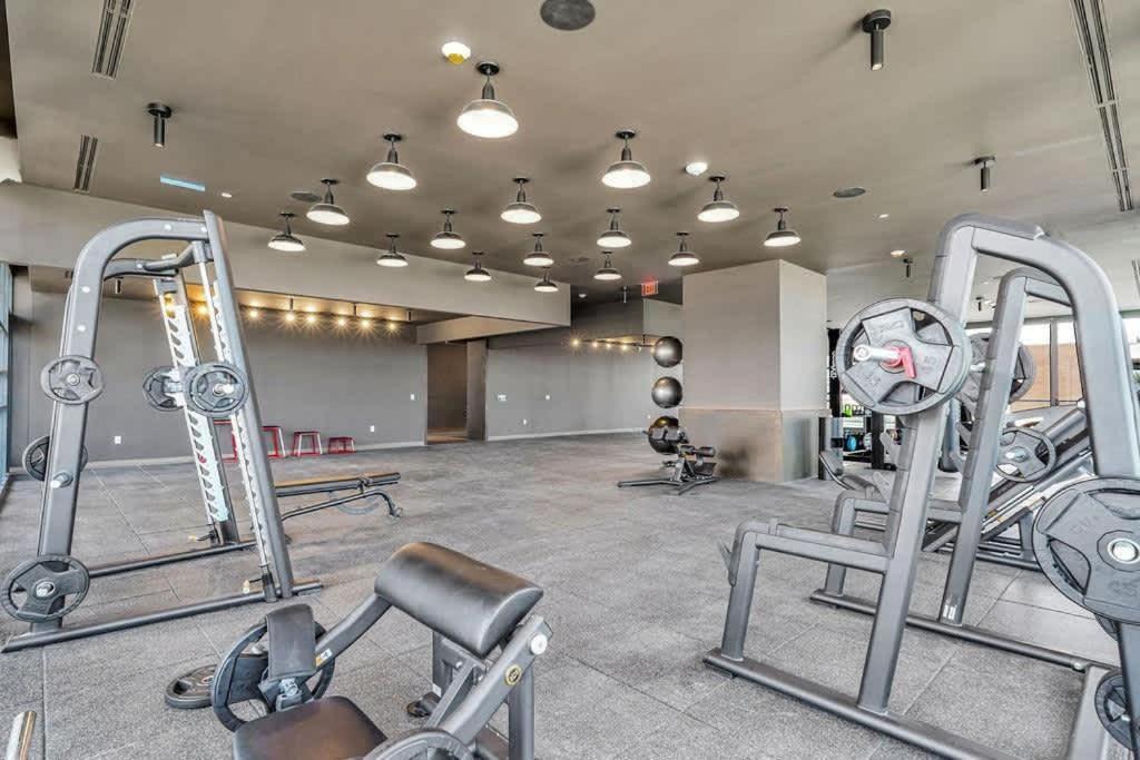 1br - Pool & Gym