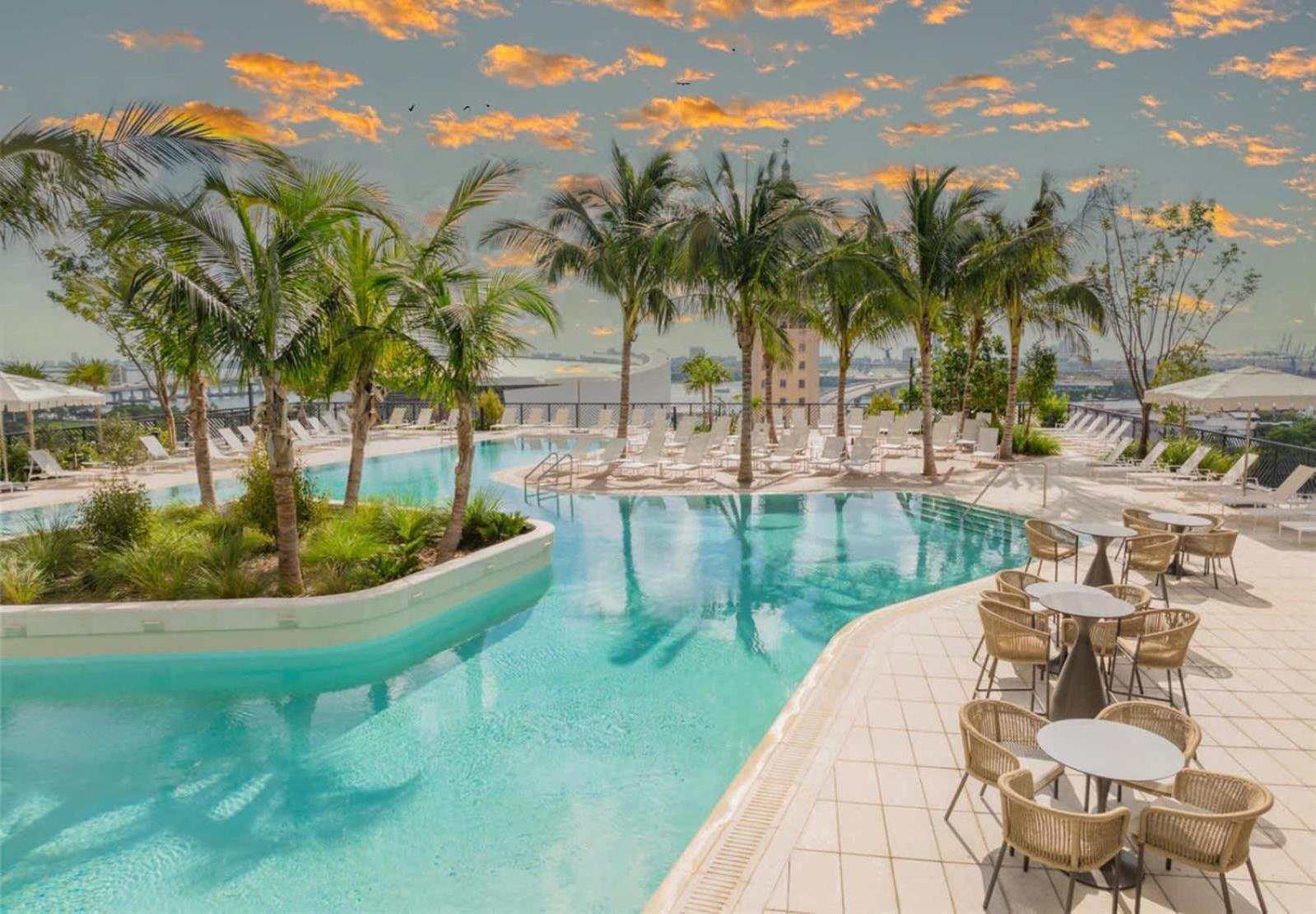 1br - Pool & Gym Miami