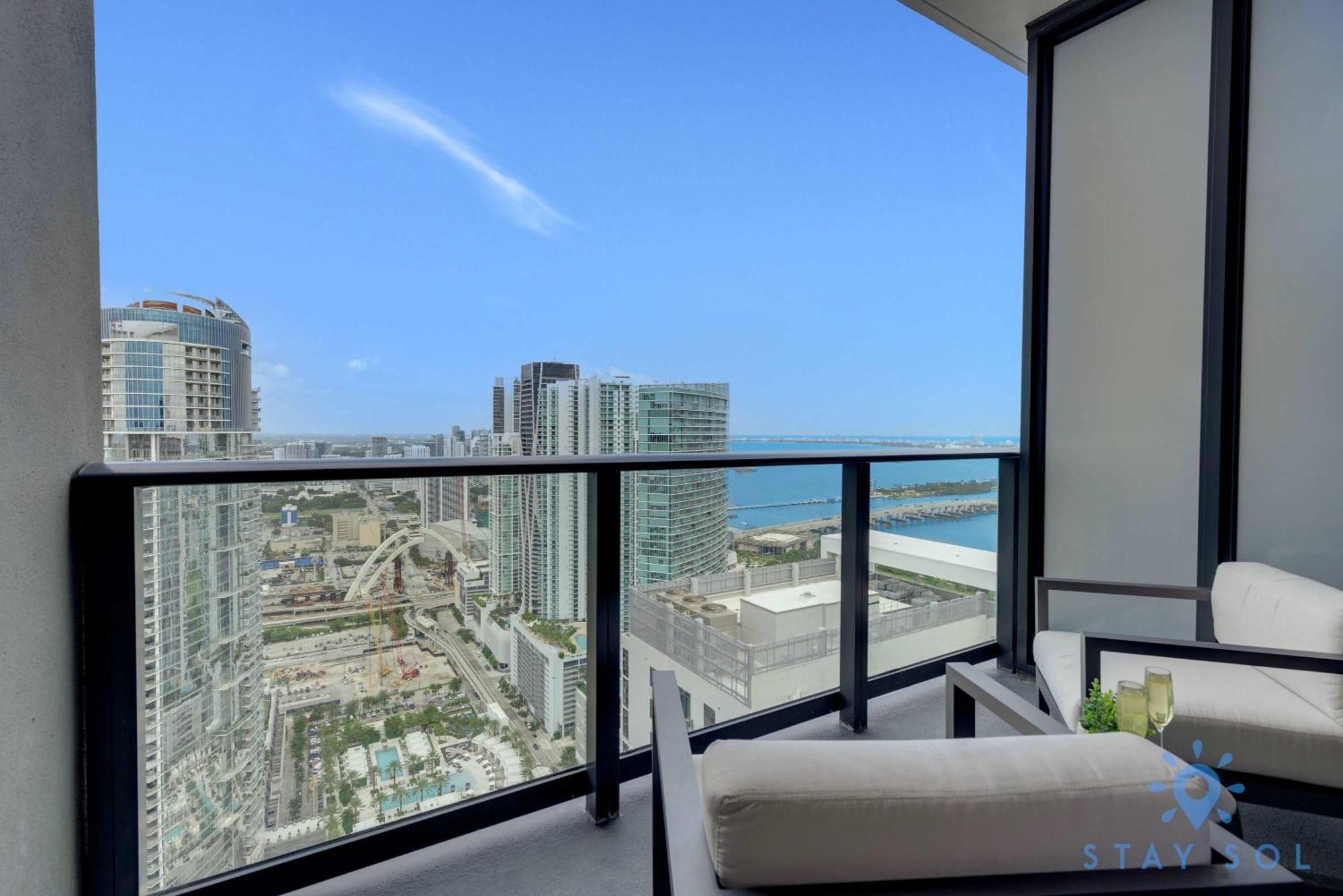 1br - Pool & Gym Apartment
