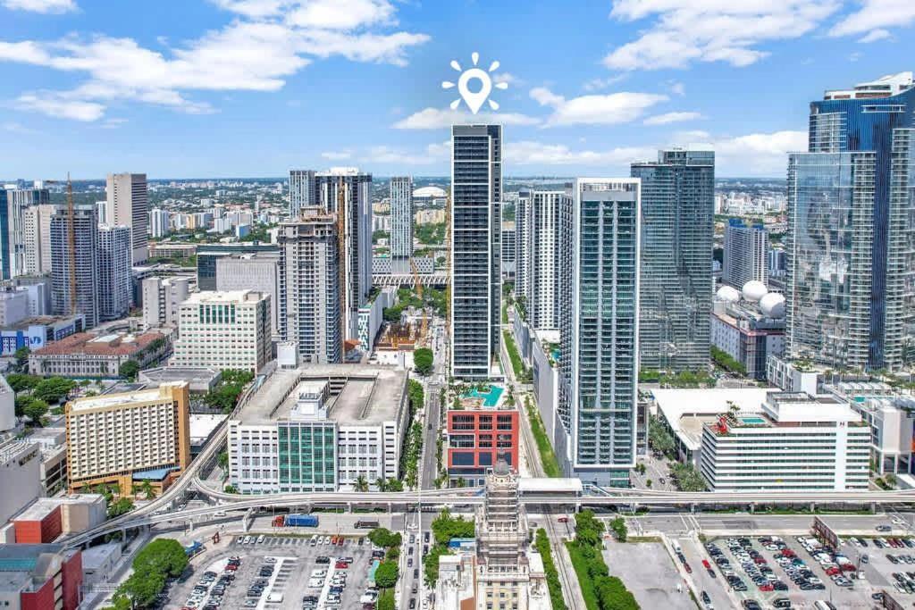 Apartment Modern Stylish 2br-2bth *
