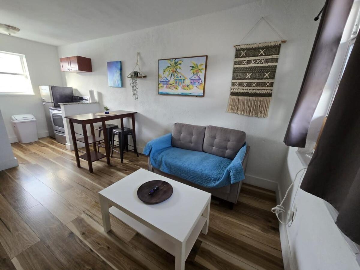 Cozy Place Near Design District - 4 *