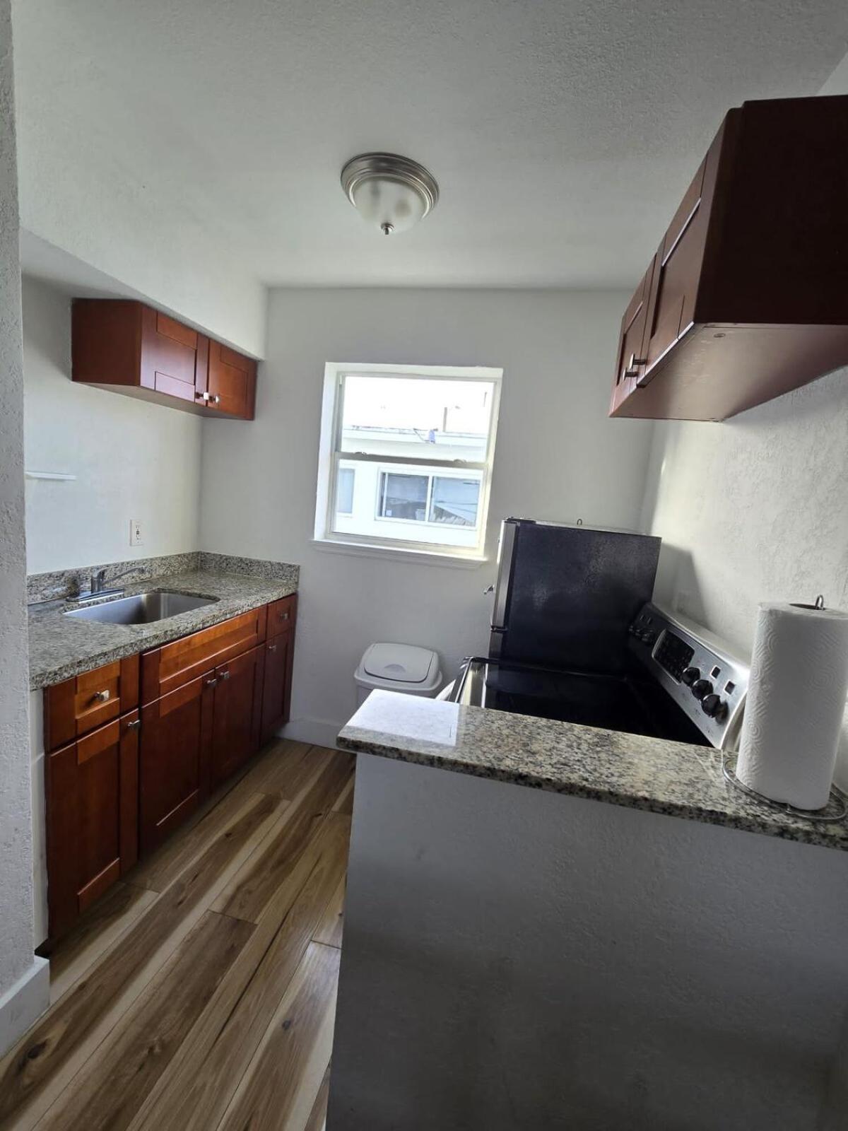 Cozy Place Near Design District - 4 Apartment