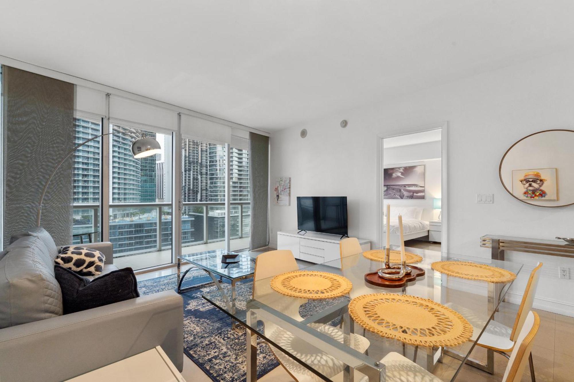 Upscale #2003 In The Heart Of Brickell Apartment *