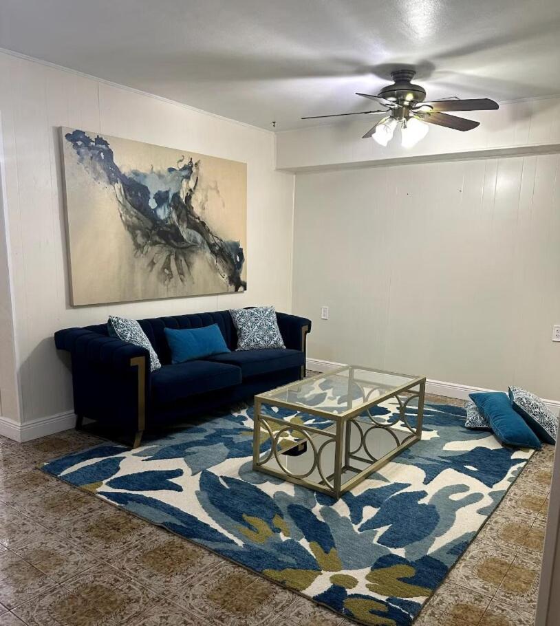 Apartment Queen Quarter Shared Female B6