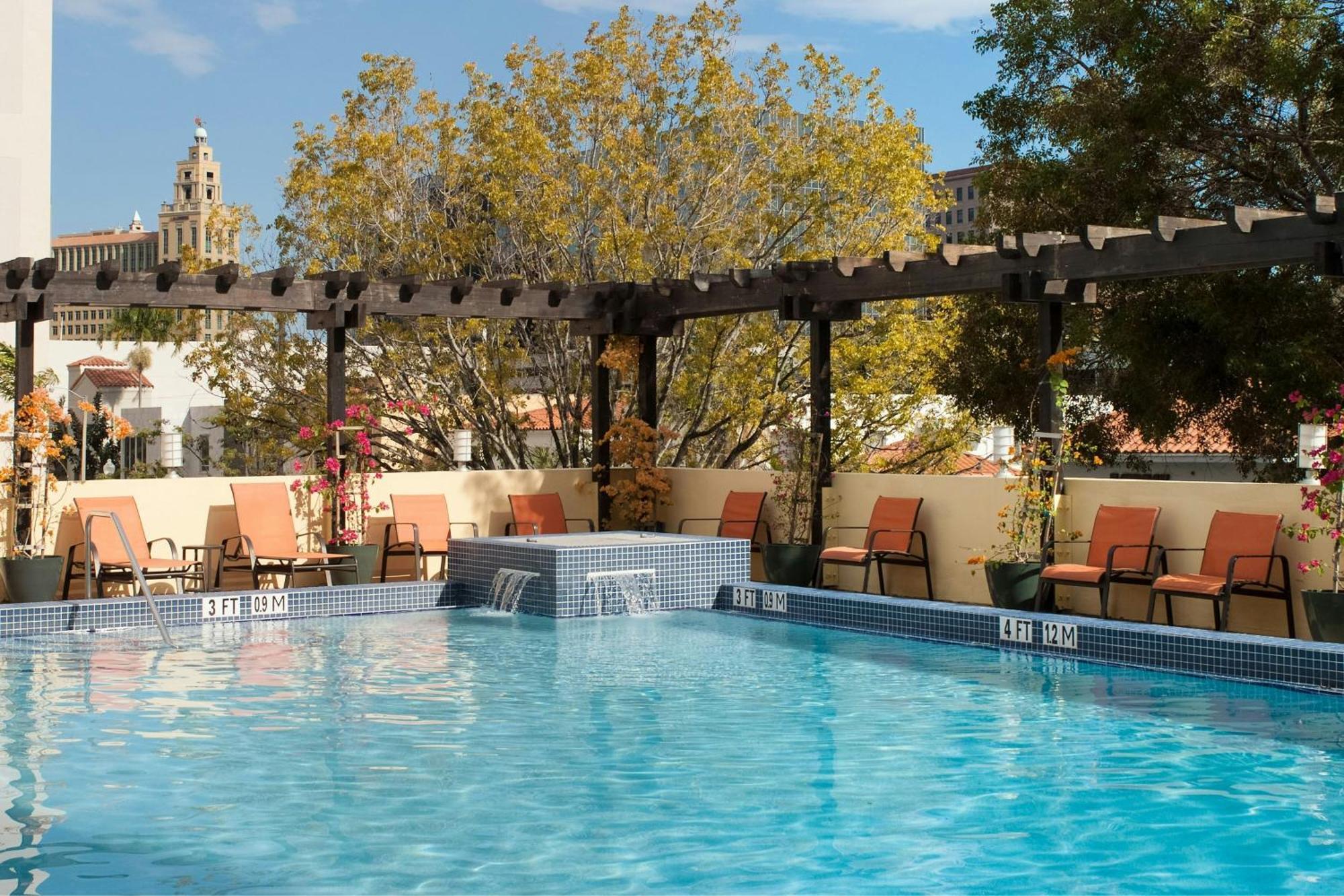 Courtyard Miami Hotel
