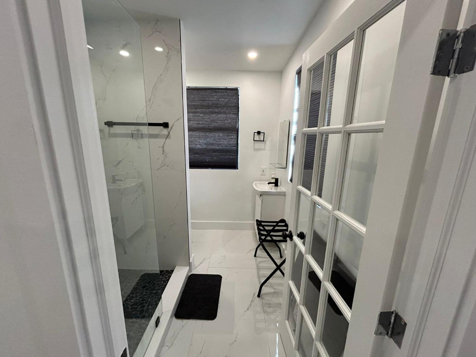 Private Close To Airport - Free Parking - 01 * Miami