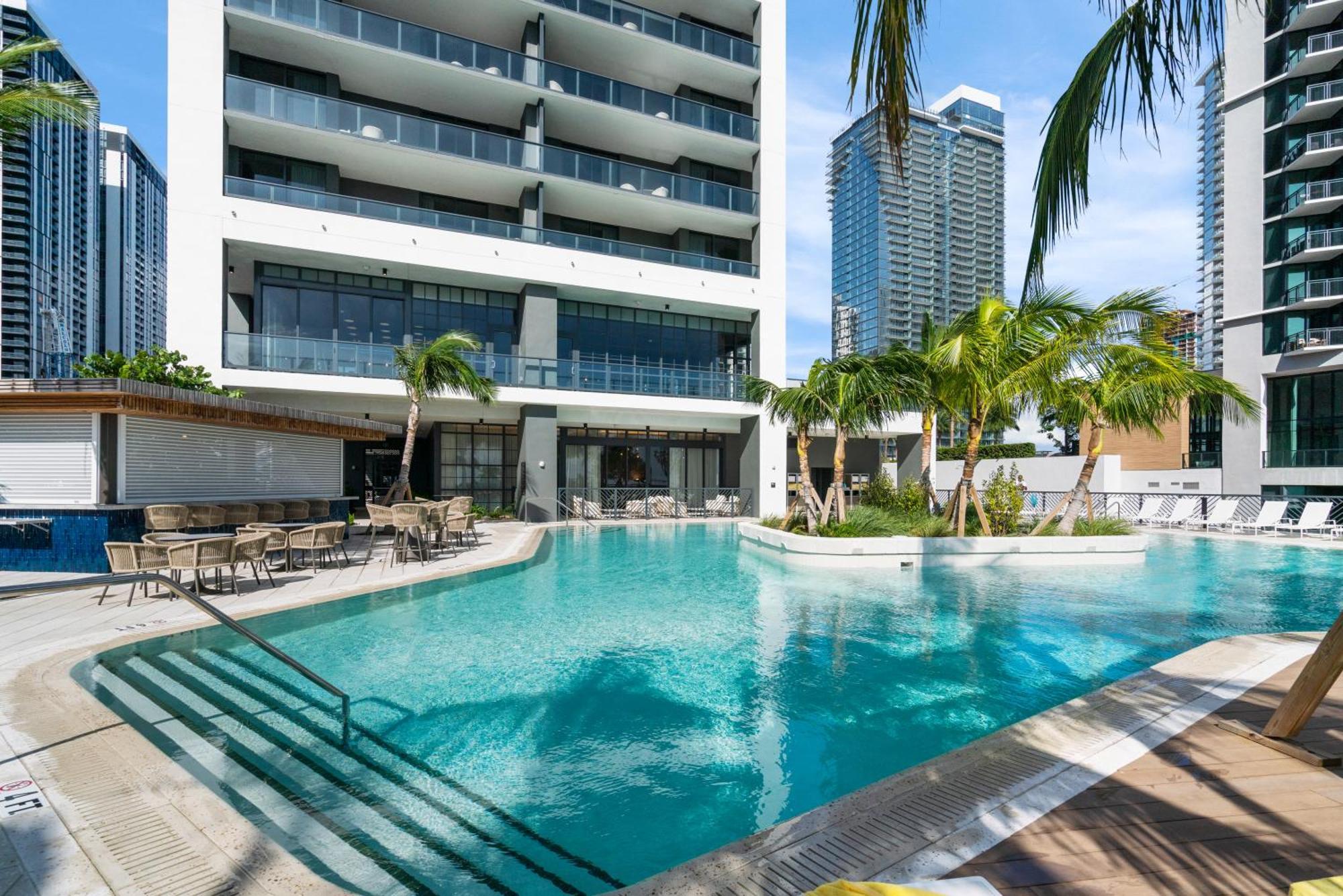 New 26th Floor Amazing View 2br-2ba * Miami