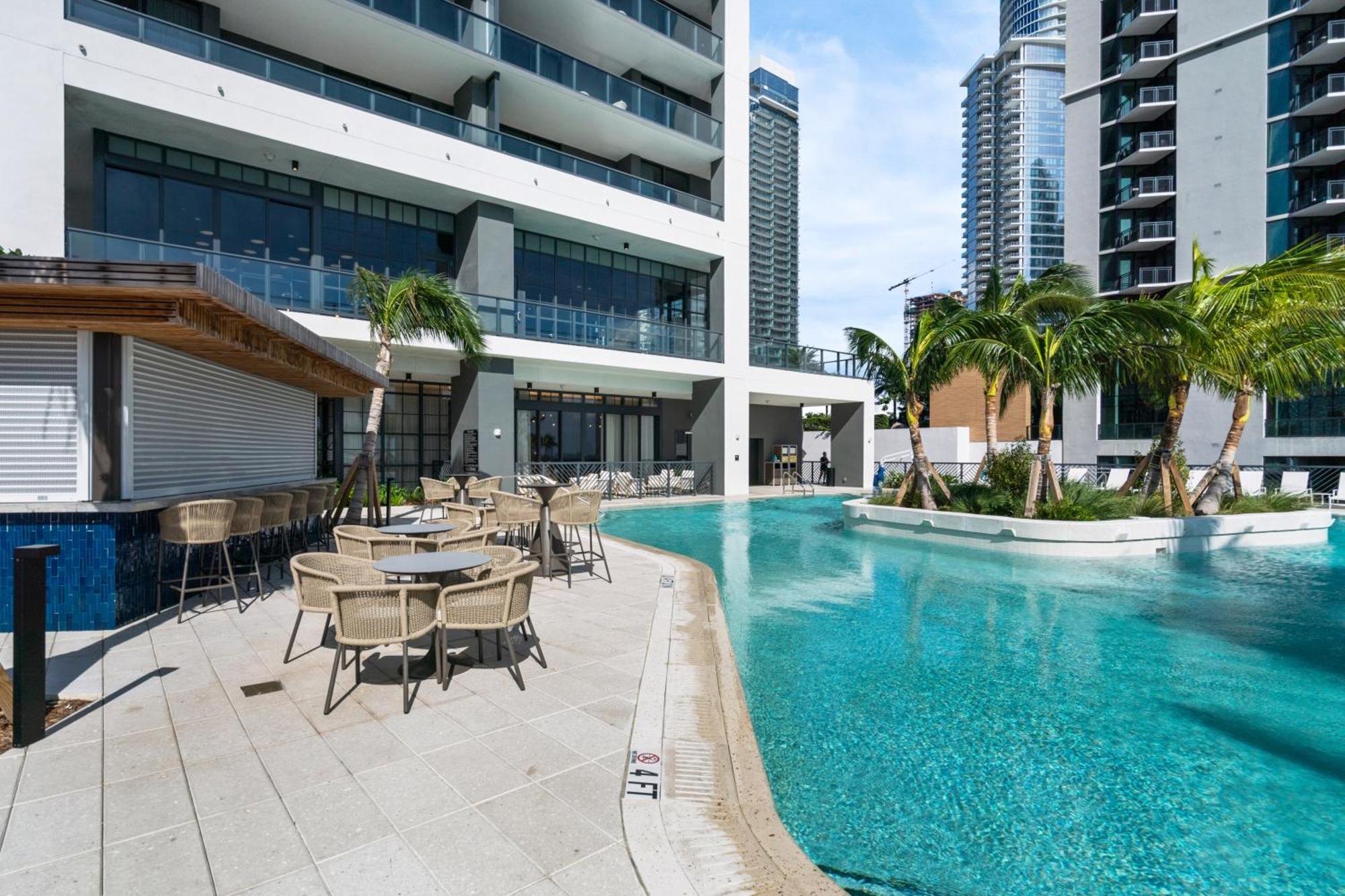 New 26th Floor Amazing View 2br-2ba *