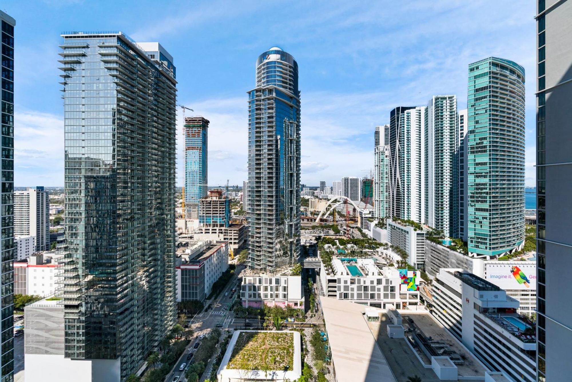New 26th Floor Amazing View 2br-2ba Apartment Miami
