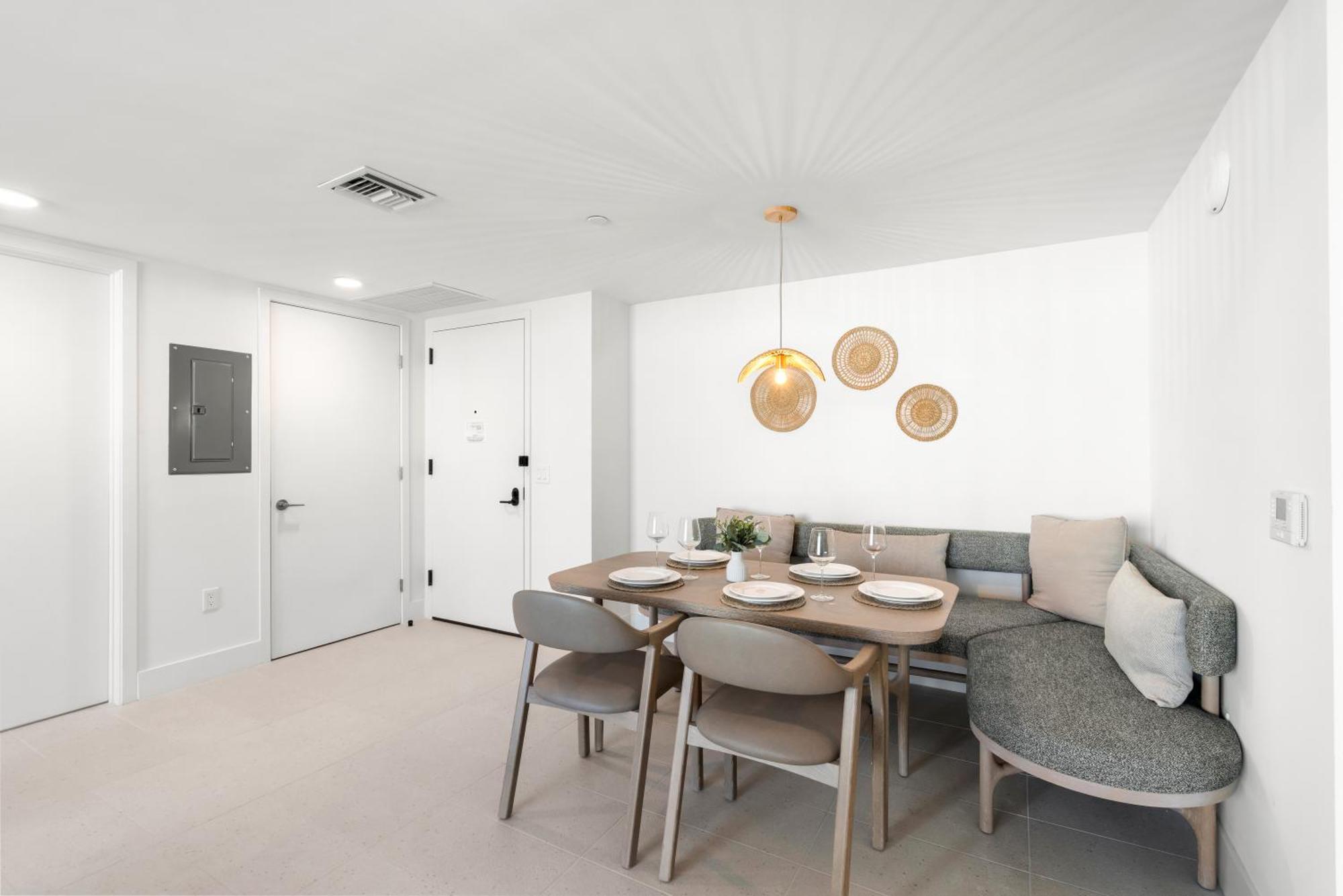 New 26th Floor Amazing View 2br-2ba Miami