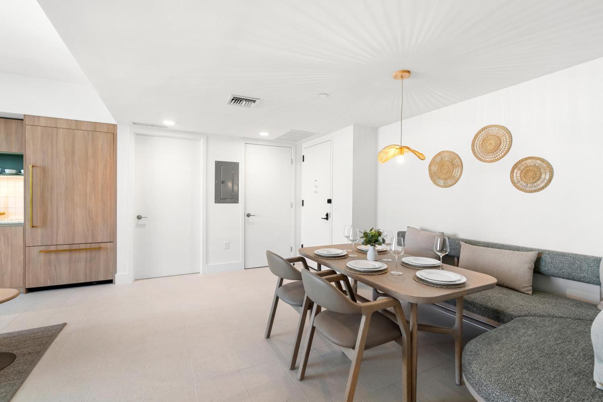 New 26th Floor Amazing View 2br-2ba *
