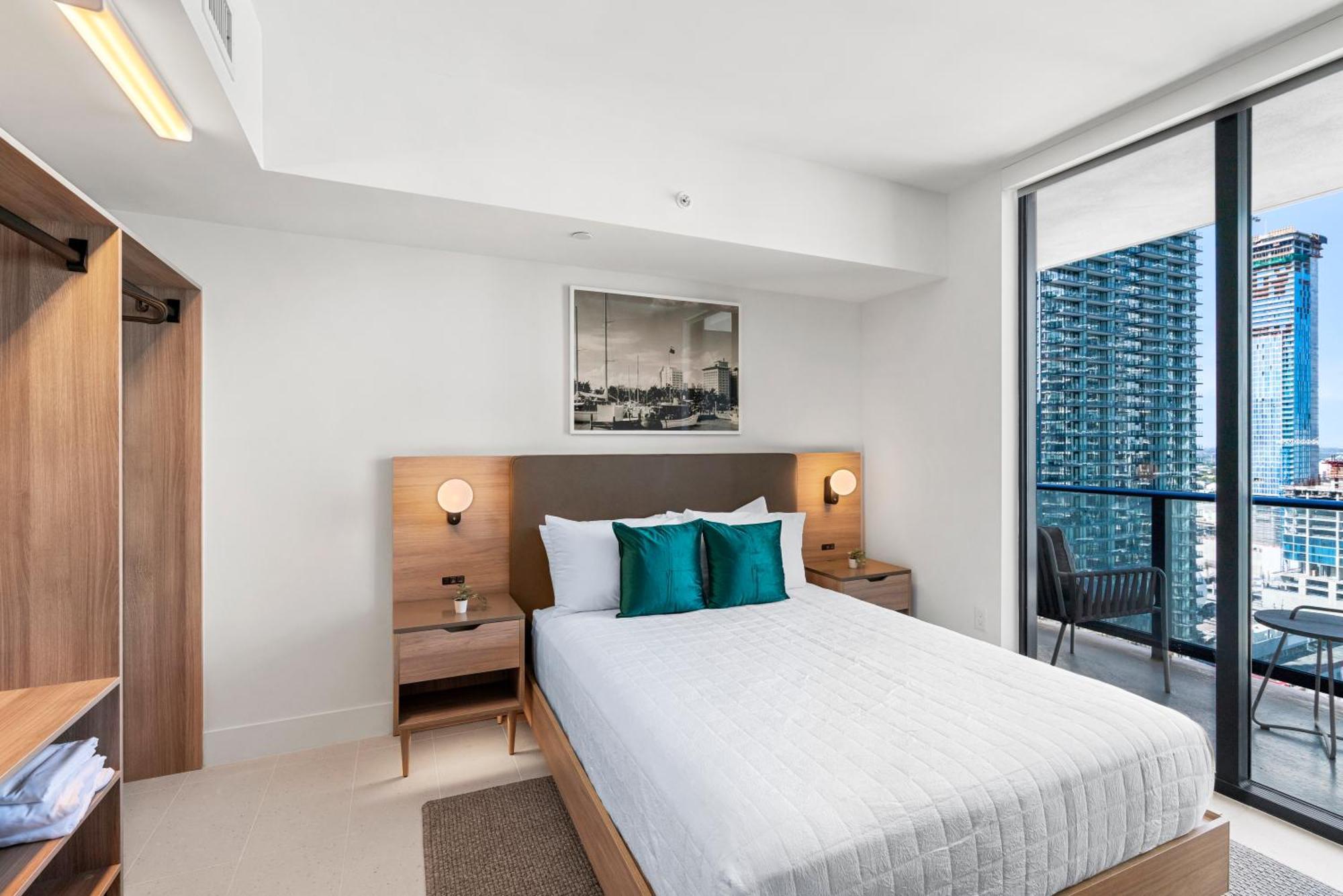 New 26th Floor Amazing View 2br-2ba