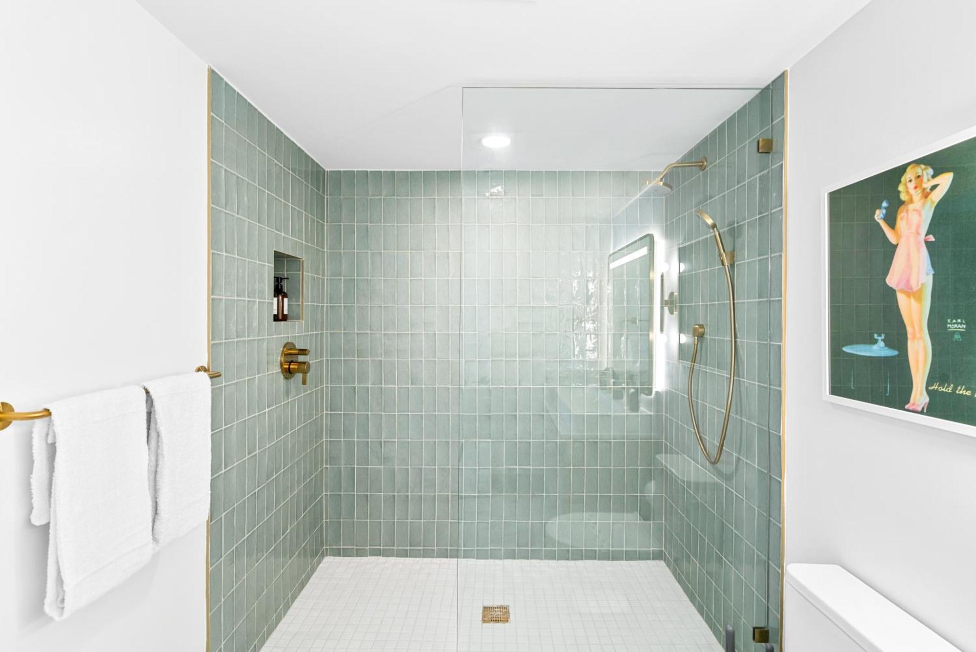 New 26th Floor Amazing View 2br-2ba *
