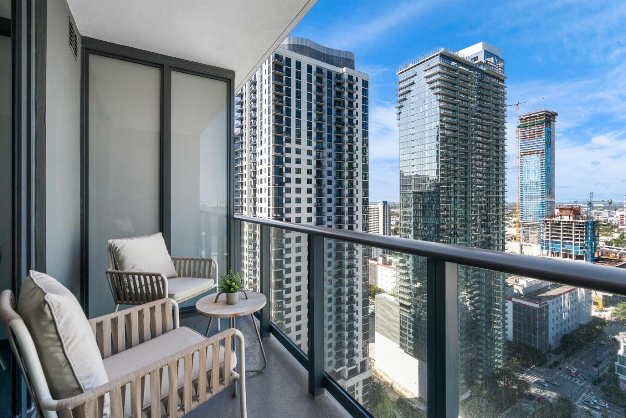 Apartment New 26th Floor Amazing View 2br-2ba *