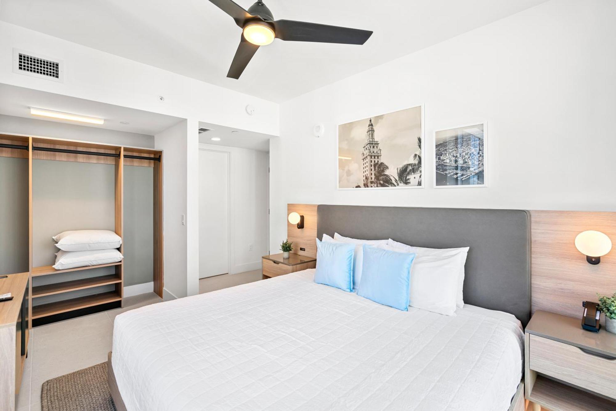 New 26th Floor Amazing View 2br-2ba * Miami