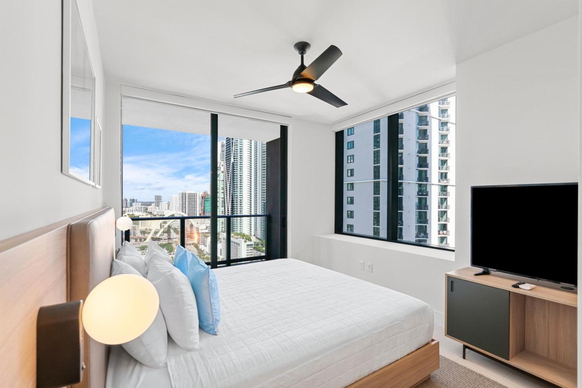 New 26th Floor Amazing View 2br-2ba Apartment