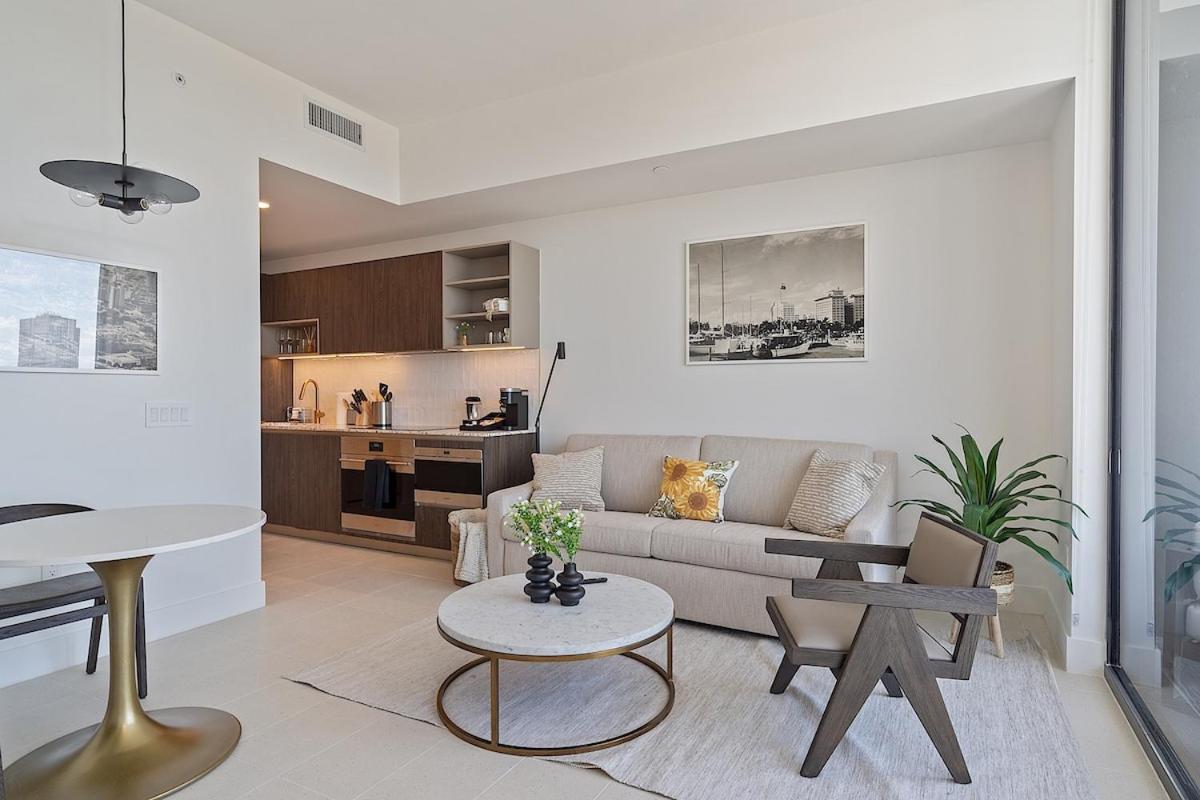 Stylish 1bd Penthouse - Bay View