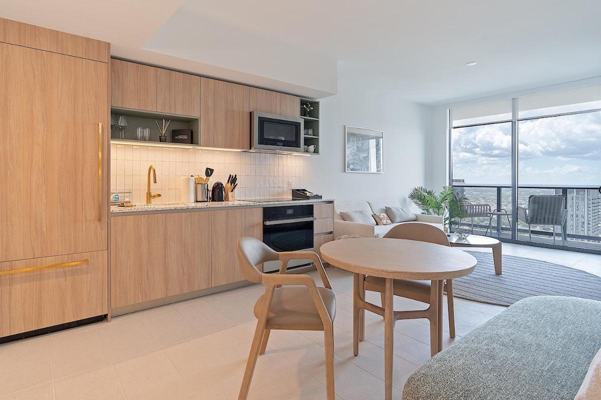 Stylish 1bd On 46th Floor *