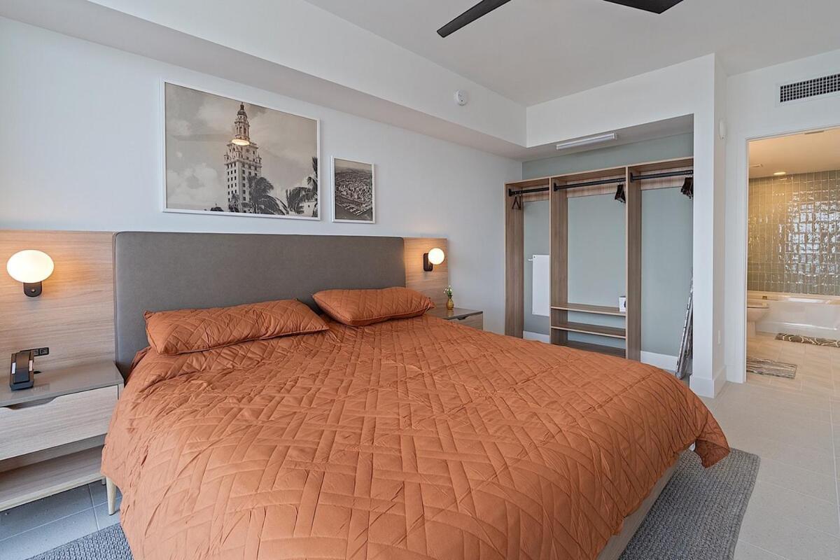 Stylish 1bd On 46th Floor Apartment *