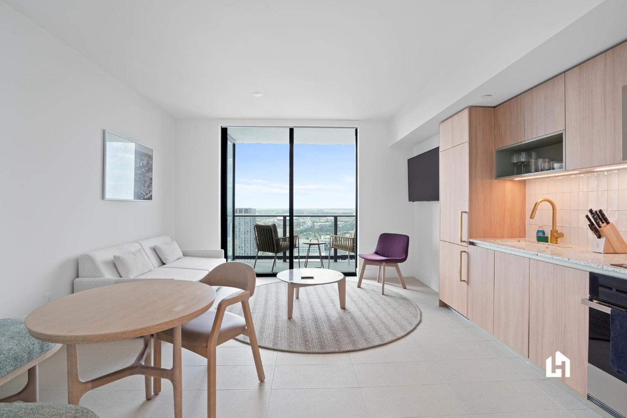 Stylish With Partial Ocean Views In Downtown!