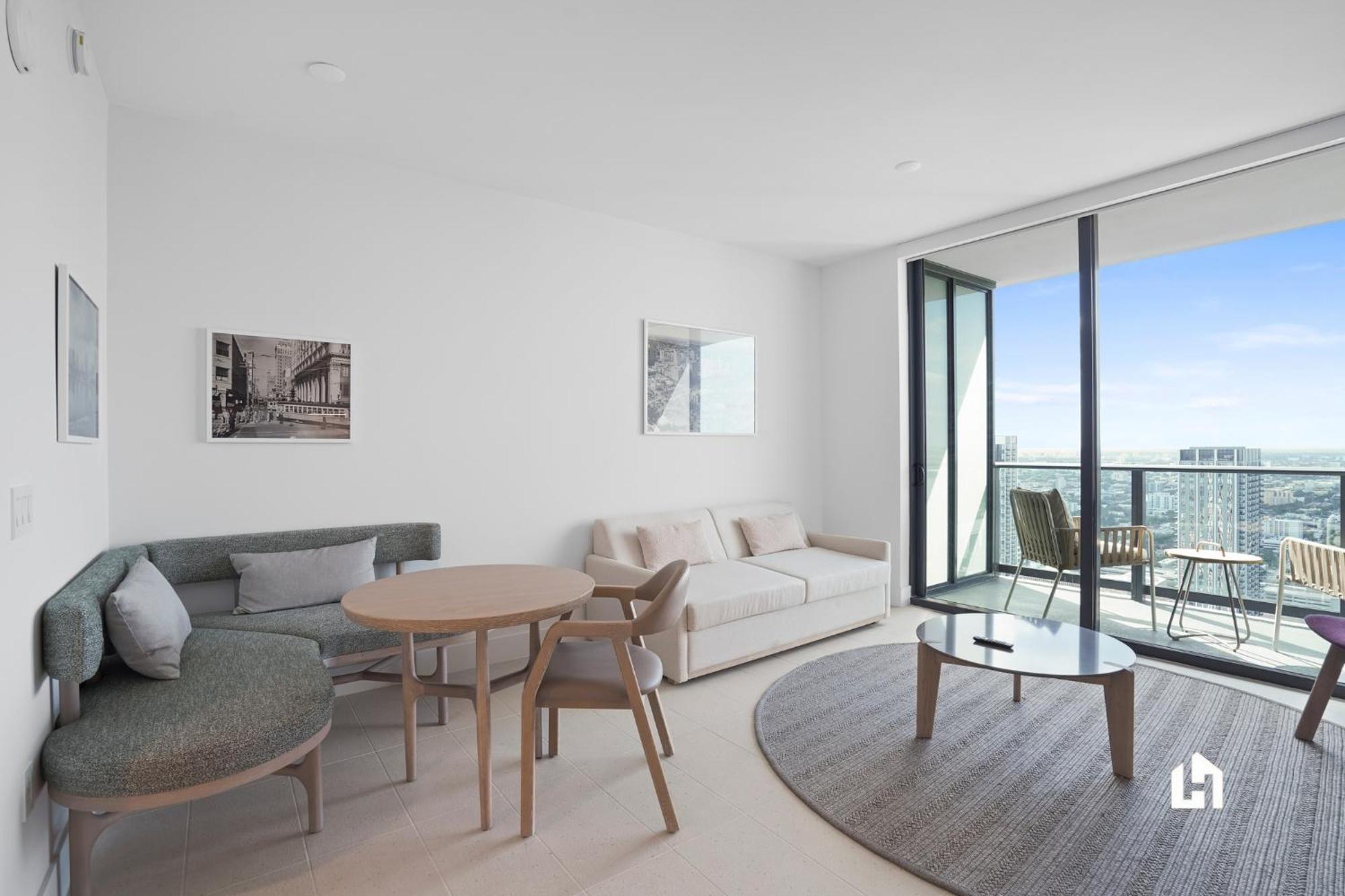 Stylish With Partial Ocean Views In Downtown! Apartment Miami