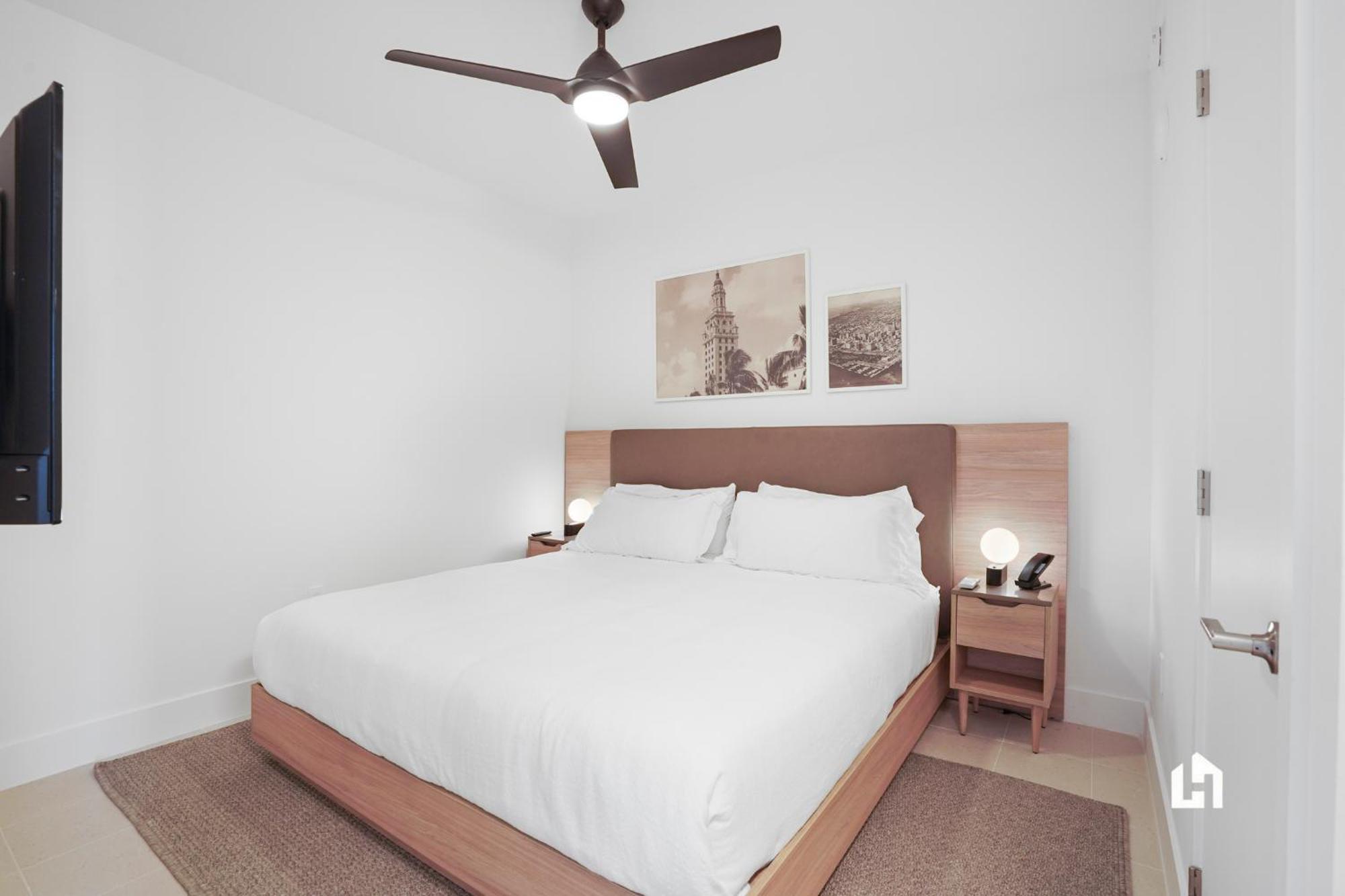 Stylish With Partial Ocean Views In Downtown! Apartment *