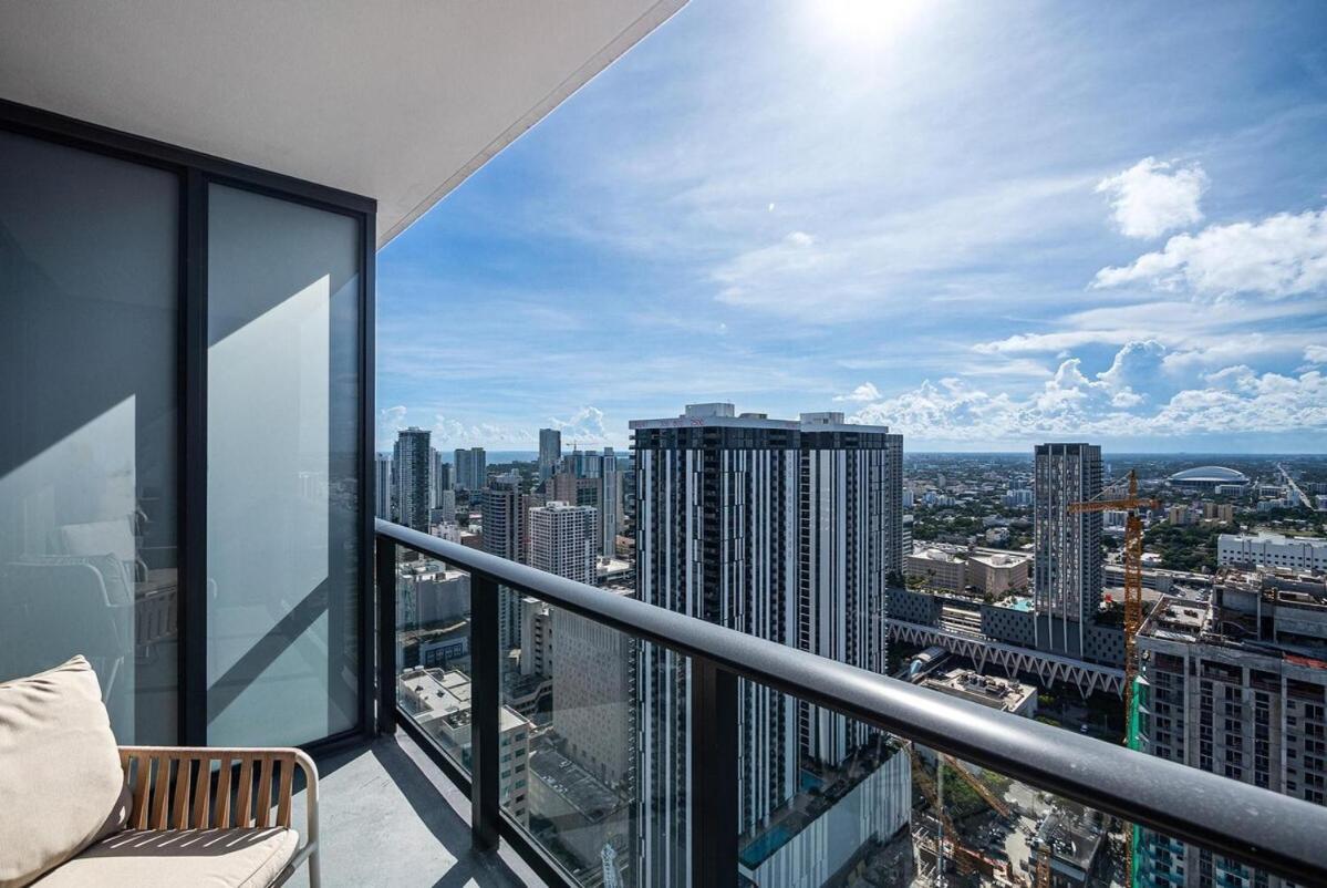 Splendid 1 Bed - Amazing Views Apartment