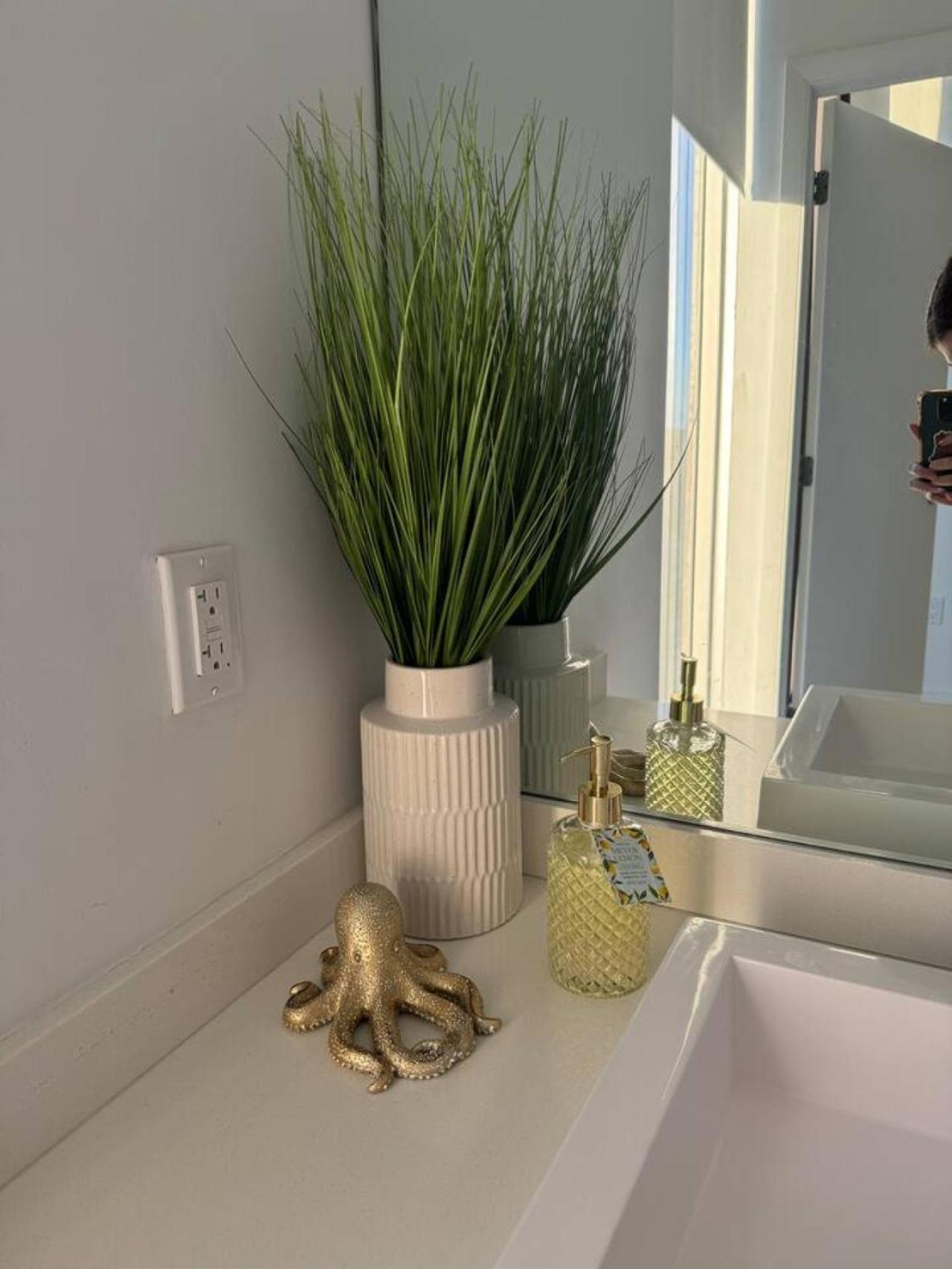 Apartment Elevated Elegance Luxe View Pool Free Parking *