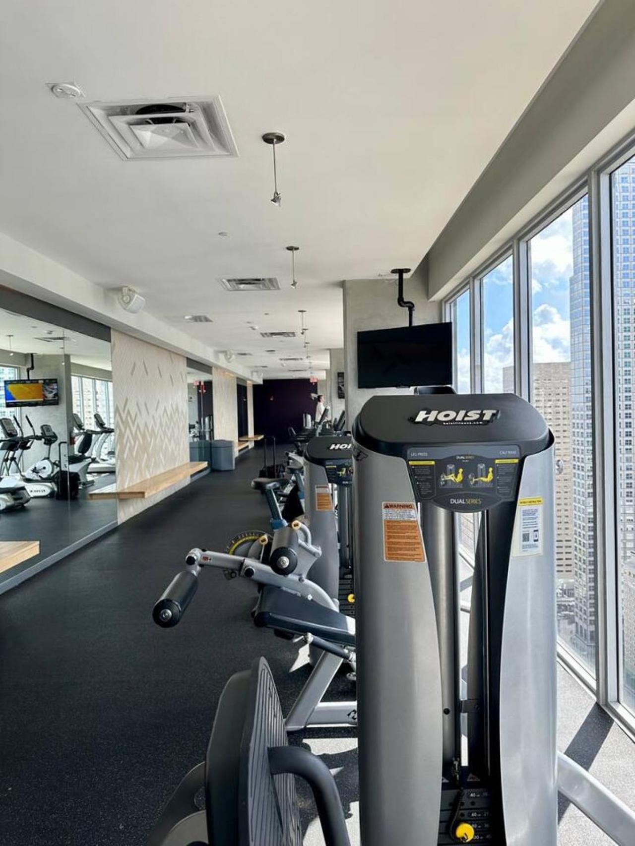 Elevated Elegance Luxe View Pool Free Parking * Miami