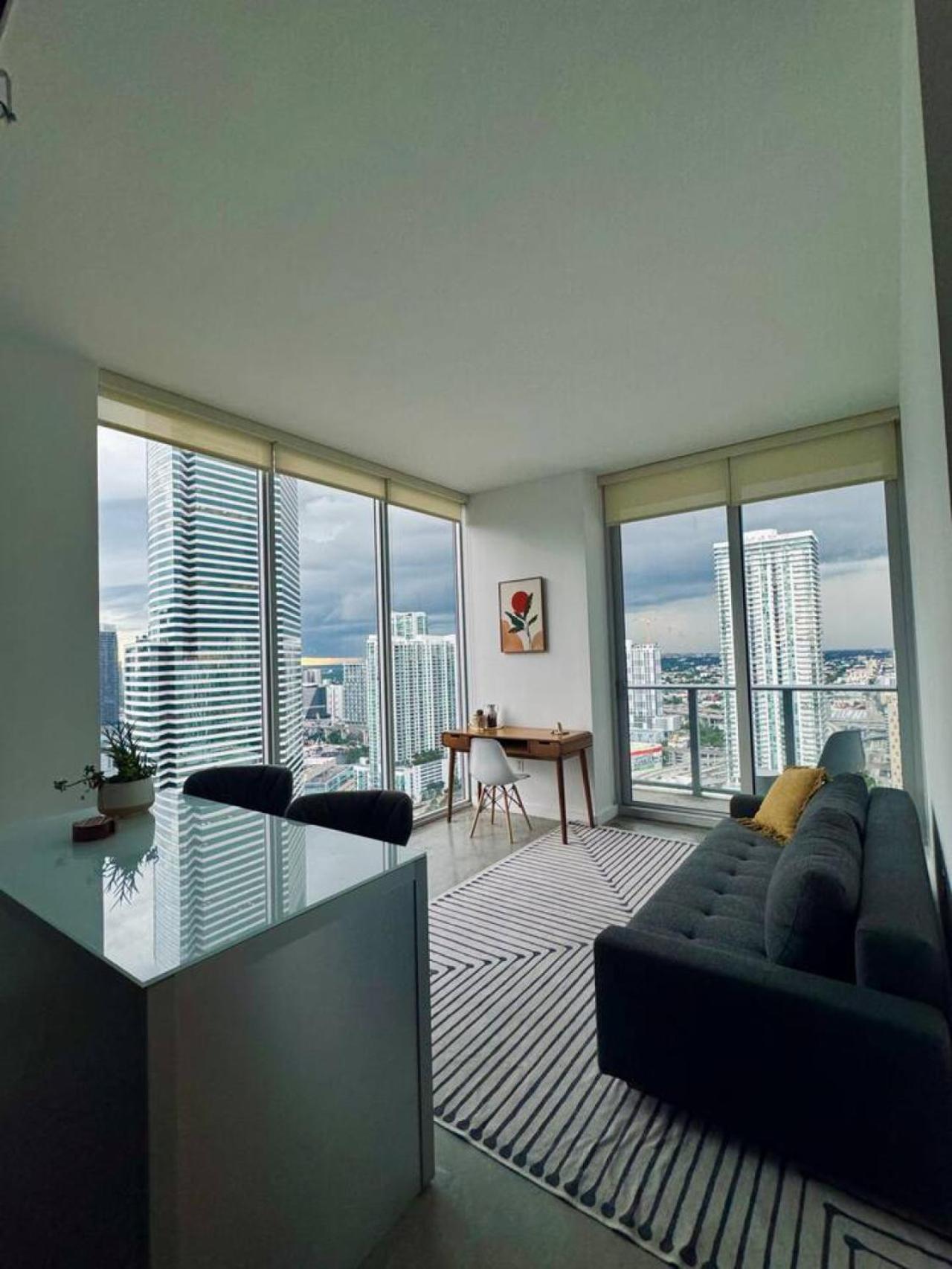 Elevated Elegance Luxe View Pool Free Parking * Miami