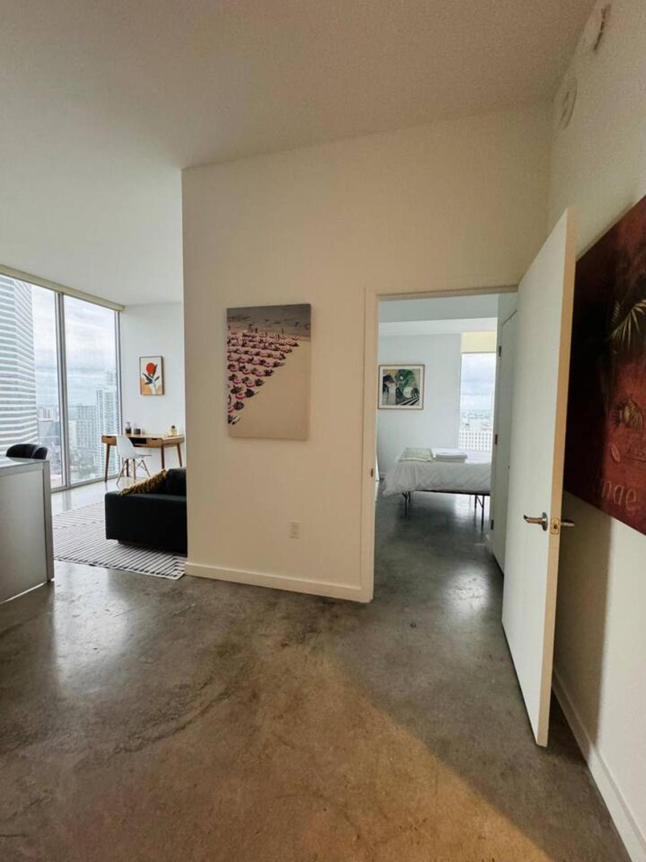 Elevated Elegance Luxe View Pool Free Parking Apartment