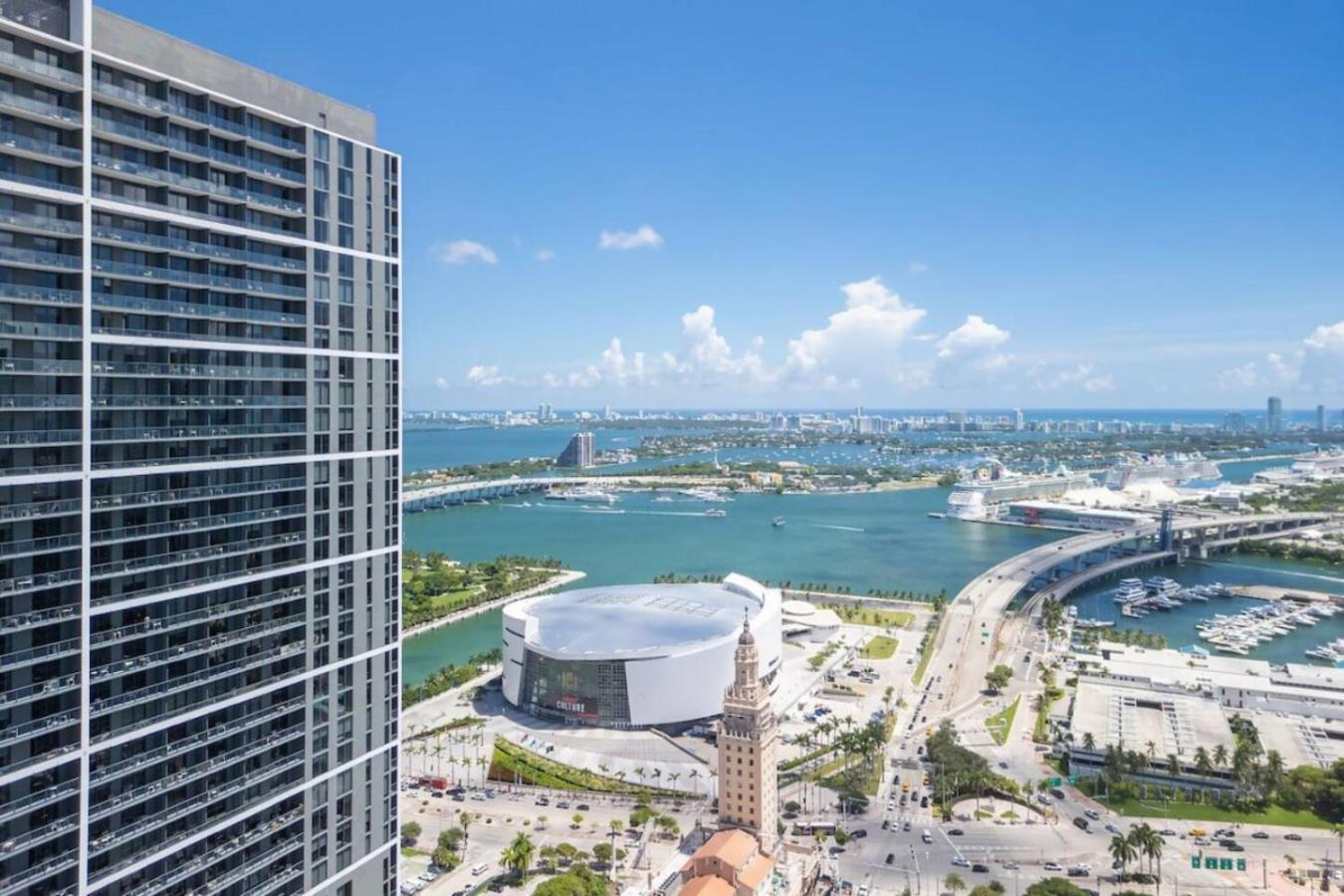 3906 Pool Gym Working Heart * Miami