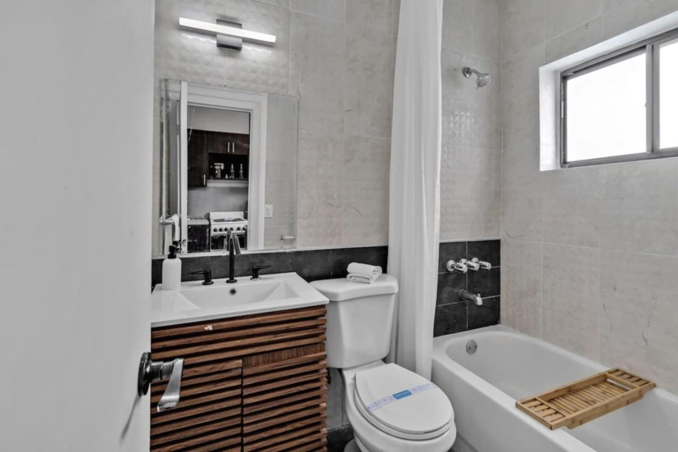 Modern In North Apartment *