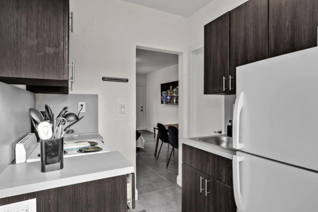 Modern In North Apartment *