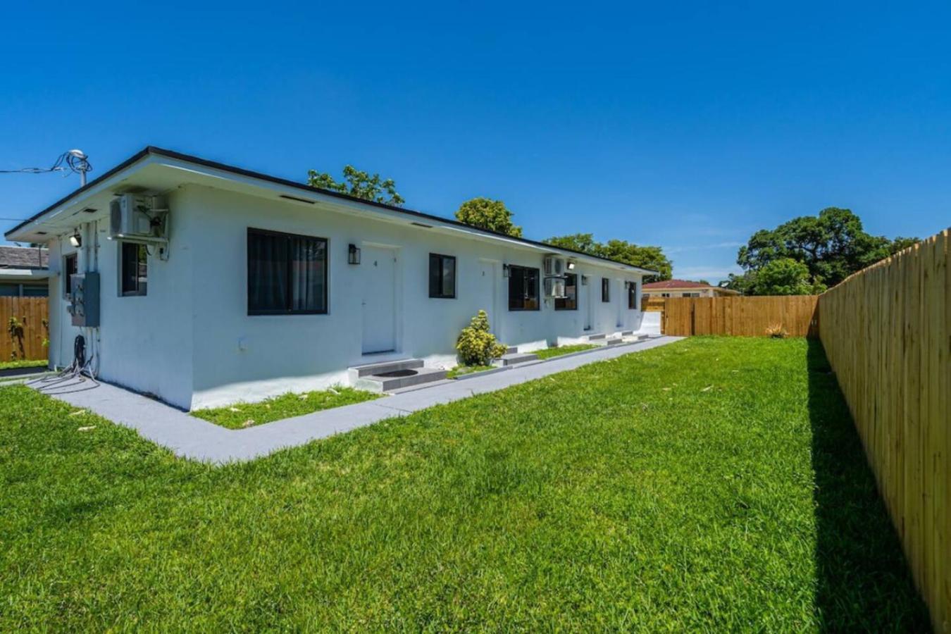 Modern In North Miami