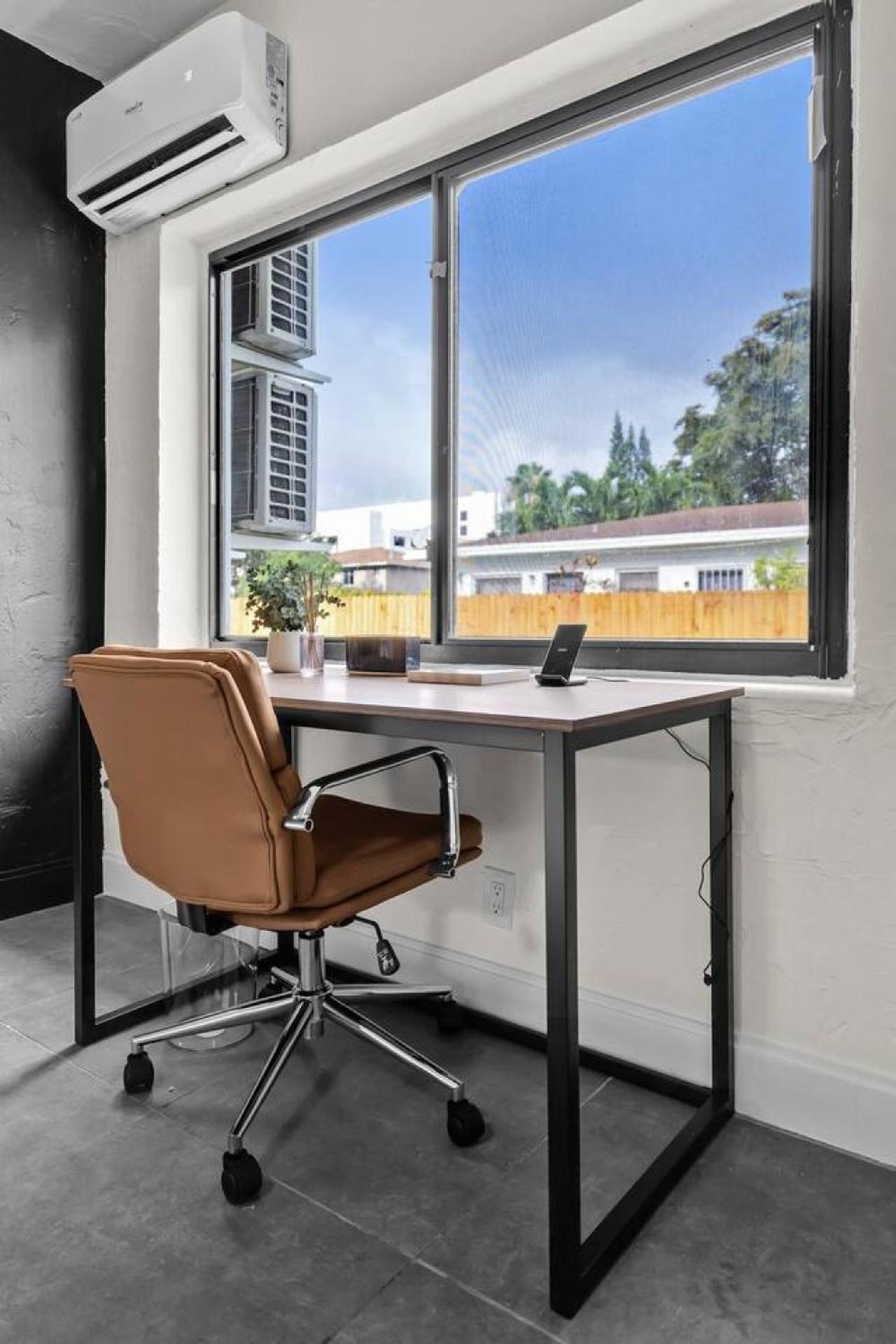 Modern In North Miami