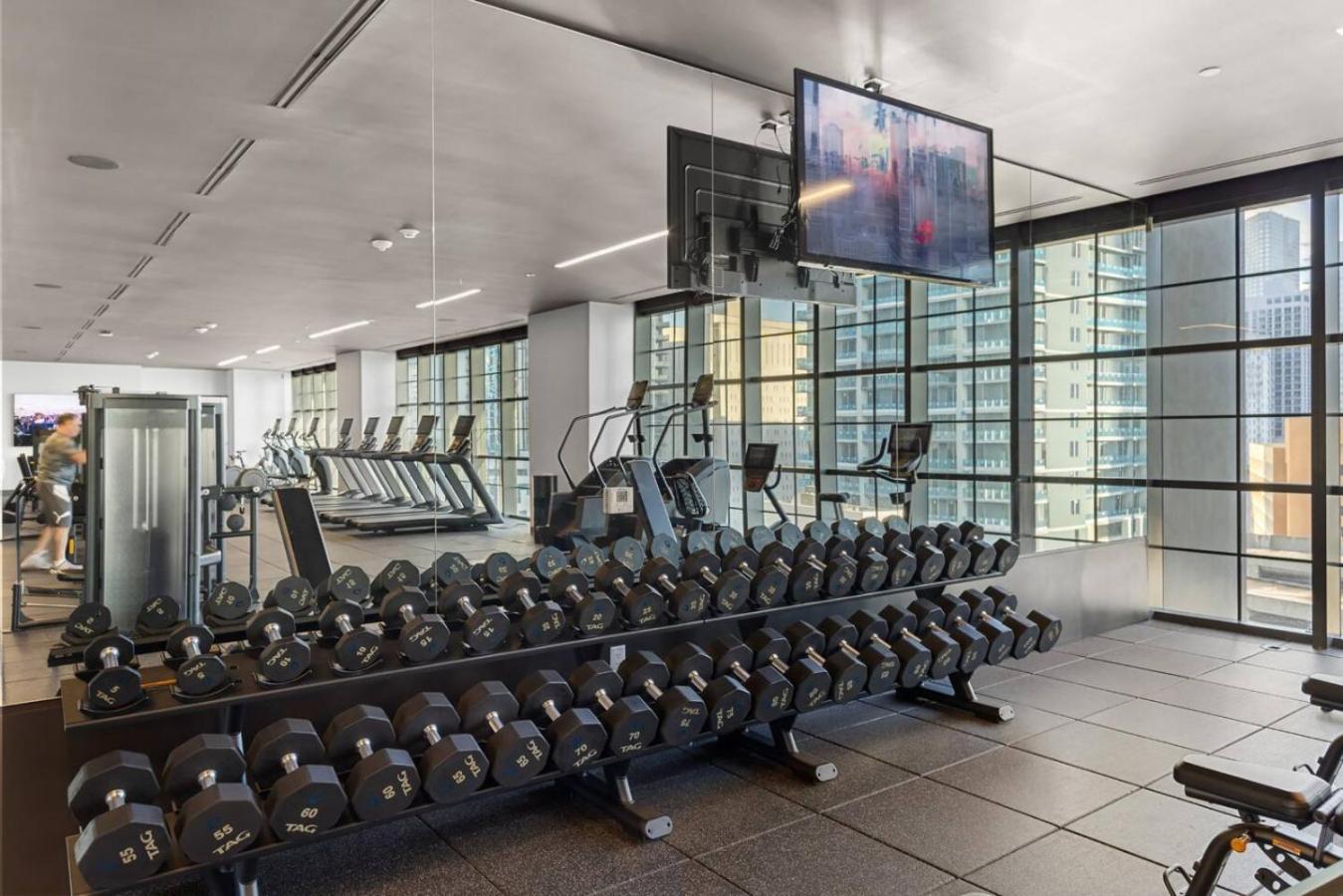 W Gym, Pool And Sauna Next To Kaseya Center * Miami