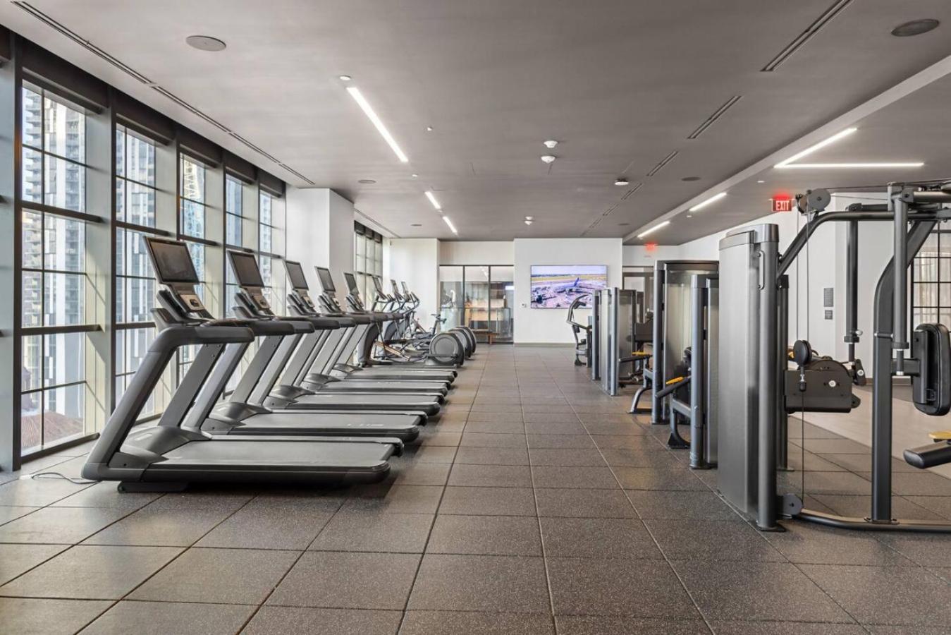 Apartment W Gym, Pool And Sauna Next To Kaseya Center *