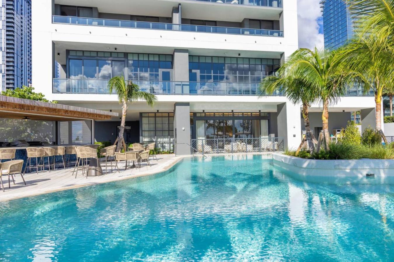 Apartment W Gym, Pool And Sauna Next To Kaseya Center
