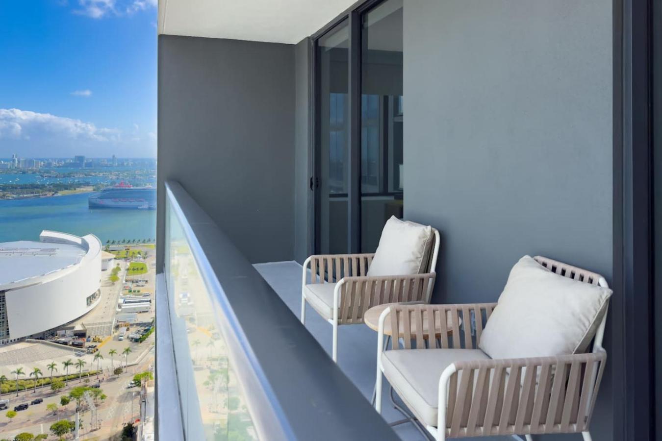 Apartment W Gym, Pool And Sauna Next To Kaseya Center *