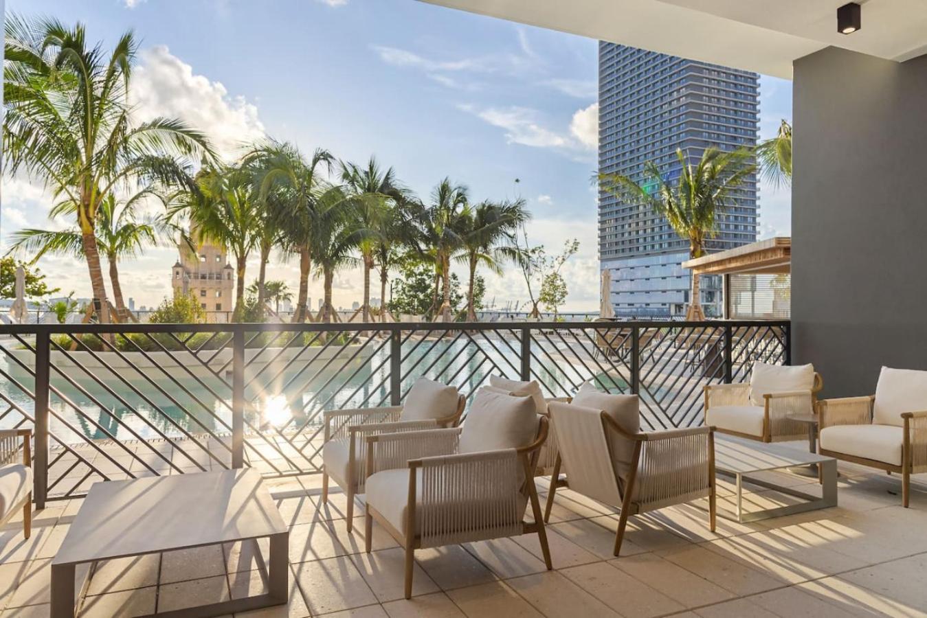 3002 Front Of Kaseya Center , Gym ,pool ,balcony Apartment