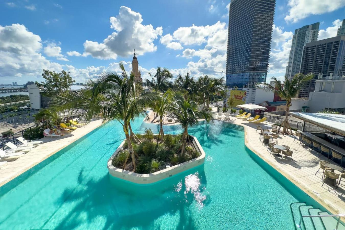 3002 Front Of Kaseya Center , Gym ,pool ,balcony Apartment Miami
