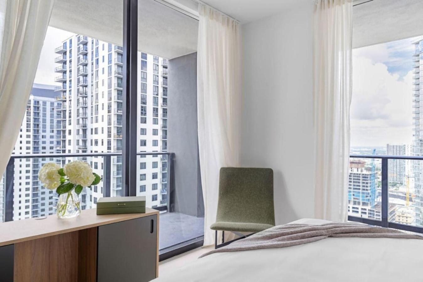 3002 Front Of Kaseya Center , Gym ,pool ,balcony * Miami