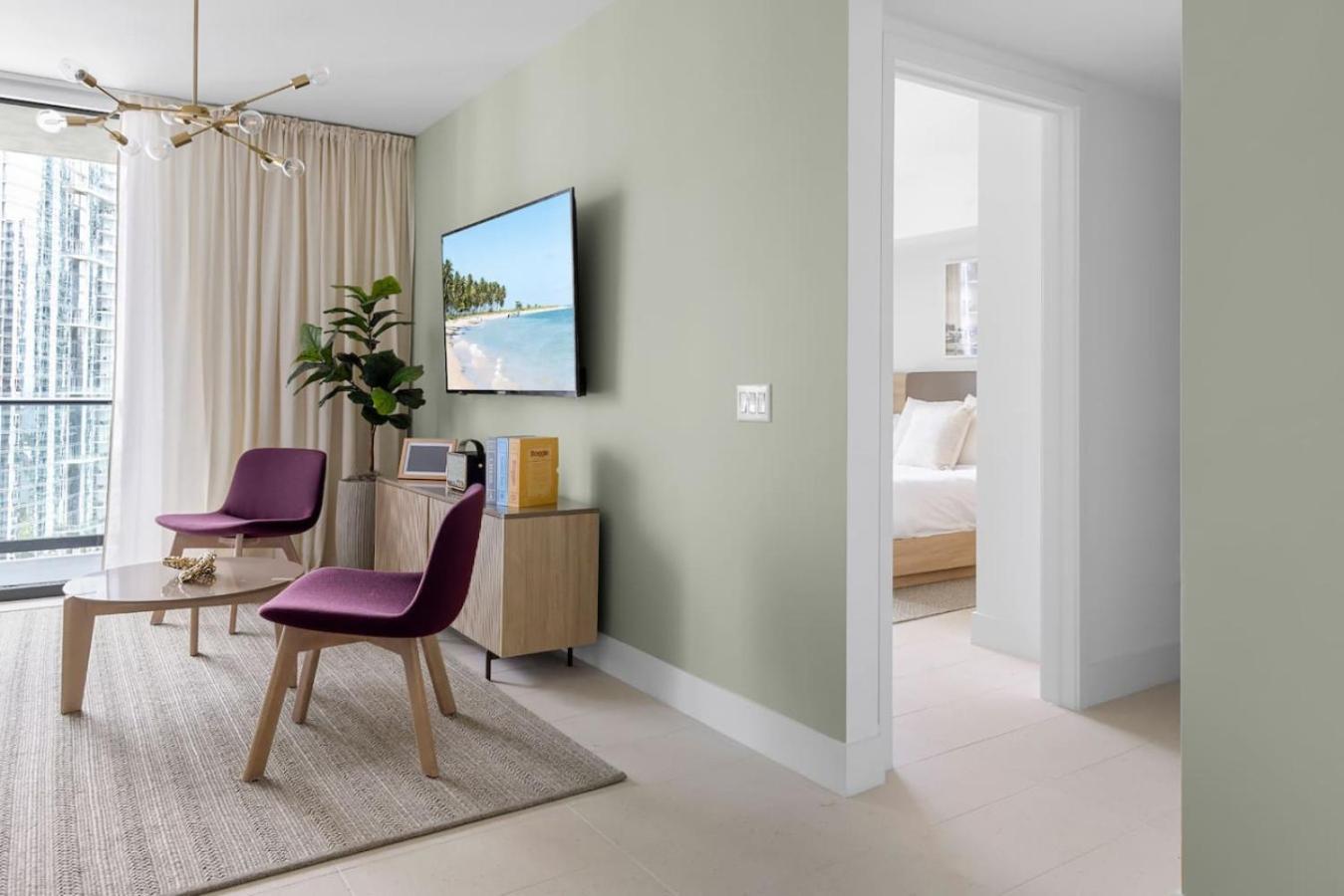 3002 Front Of Kaseya Center , Gym ,pool ,balcony Apartment