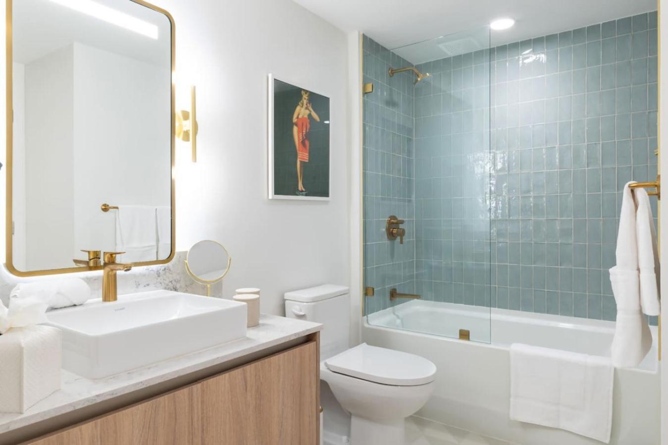 Kaseya Center For 3 People With Pool And Gym. Miami
