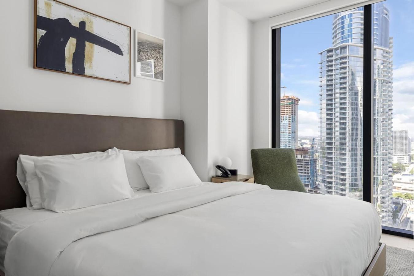 Kaseya Center For 3 People With Pool And Gym. Miami
